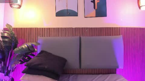 NICOLLE EVANS online show from 07.12.26