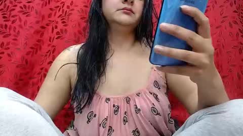 Snapshot of nicolleowens chatting on 10.17.25 NICOLLE online show from 10.17.25