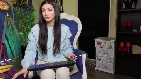 Snapshot of nicollepalmer chatting on 02.21.25 Nicolle online show from 02.21.25