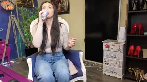 Snapshot of nicollepalmer chatting on 02.25.25 Nicolle online show from 02.25.25