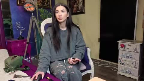 Snapshot of nicollepalmer chatting on 02.26.25 Nicolle online show from 02.26.25