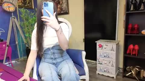 Snapshot of nicollepalmer chatting on 03.04.25 Nicolle online show from 03.04.25