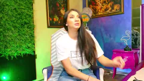 Snapshot of nicollepalmer chatting on 09.24.25 Nicolle online show from 09.24.25