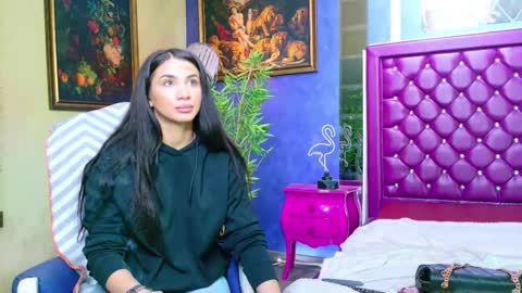 Snapshot of nicollepalmer chatting on 09.30.25 Nicolle online show from 09.30.25