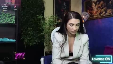 Nicolle online show from 02.06.26