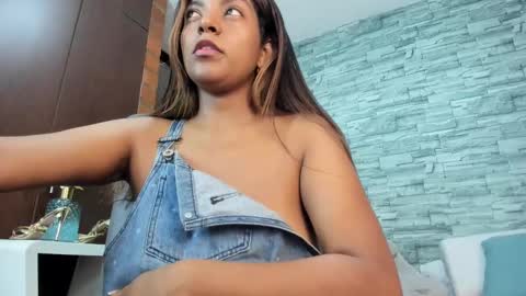 nicollesofia3 online show from 03.08.25