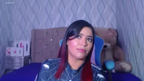 Nicolle Miley online show from 01.19.25
