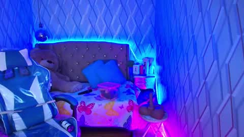 Nicolle Miley online show from 10.25.25