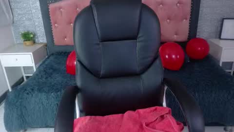 Snapshot of nicolleth chatting on 02.20.26 Nicollet online show from 02.20.26