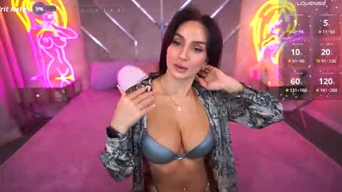 Nicole online show from 10.17.25