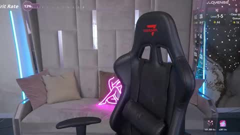 Nicole online show from 10.21.25