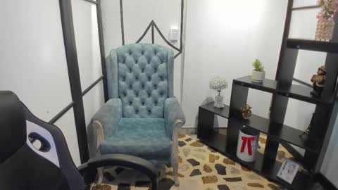 NicolRoss online show from 12.19.25