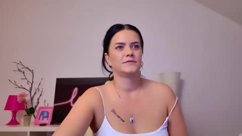 Nicol Sparkle online show from 05.08.26