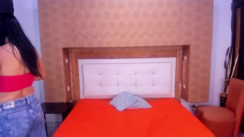 nicolysofi online show from 12.23.24