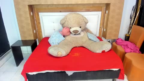 nicolysofi online show from 12.27.24