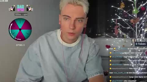 Snapshot of nicoslowmoo chatting on 12.14.25 NicoSlowmoo online show from 12.14.25