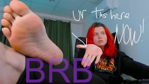 Snapshot of nielletablossom chatting on 10.27.25 Nellie online show from 10.27.25