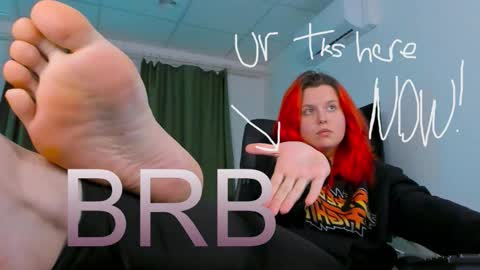 Snapshot of nielletablossom chatting on 10.28.25 Nellie online show from 10.28.25