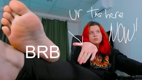 Snapshot of nielletablossom chatting on 11.10.25 Nellie online show from 11.10.25