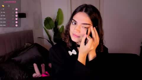 Snapshot of nightfloat chatting on 09.11.25 Daisy nd Tyler 3 online show from 09.11.25