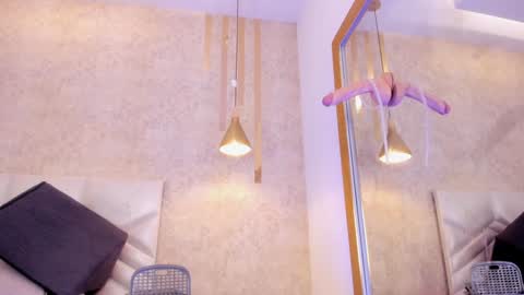 NiiaMoore online show from 01.18.25