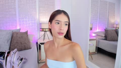 Snapshot of niicole_steele chatting on 01.23.25 Niicole online show from 01.23.25