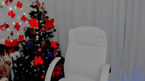 Snapshot of nika_tailor chatting on 12.06.24 Nika online show from 12.06.24