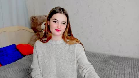 Snapshot of nika_tailor chatting on 12.21.24 Nika online show from 12.21.24