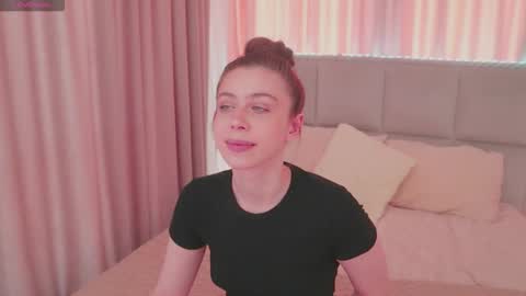 Snapshot of nikaletta chatting on 05.04.26 Nika online show from 05.04.26