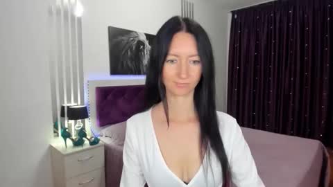 NikaLewis online show from 09.28.25