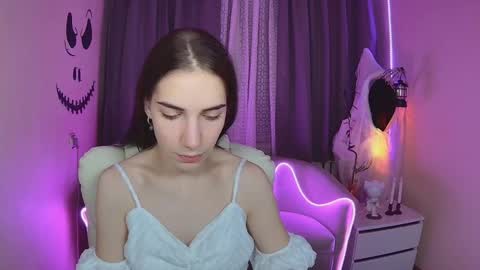 nikastarkk online show from 10.25.25