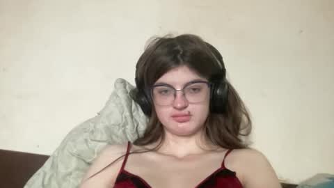 Snapshot of nikaxzimax chatting on 10.25.25 NikaXZimax online show from 10.25.25