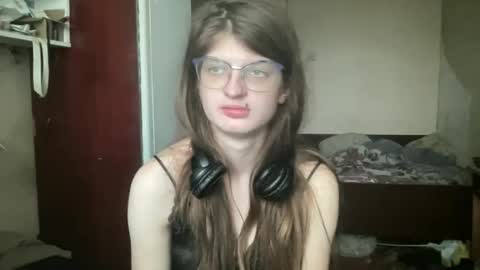 Snapshot of nikaxzimax chatting on 11.05.25 NikaXZimax online show from 11.05.25