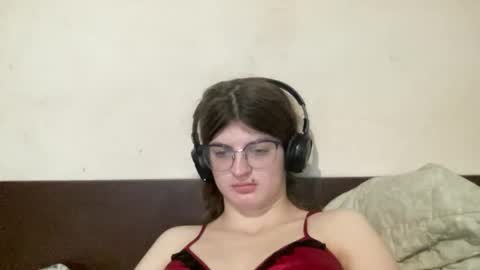 Snapshot of nikaxzimax chatting on 11.22.25 NikaXZimax online show from 11.22.25