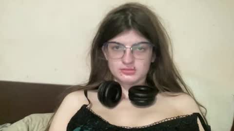 Snapshot of nikaxzimax chatting on 11.29.25 NikaXZimax online show from 11.29.25