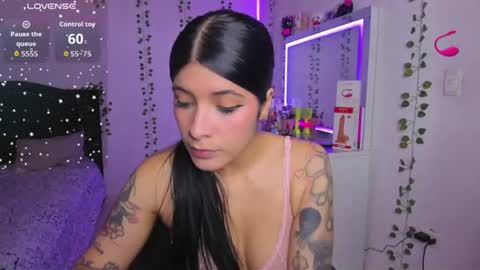 Snapshot of nikibryce_ chatting on 06.25.26 Niki online show from 06.25.26
