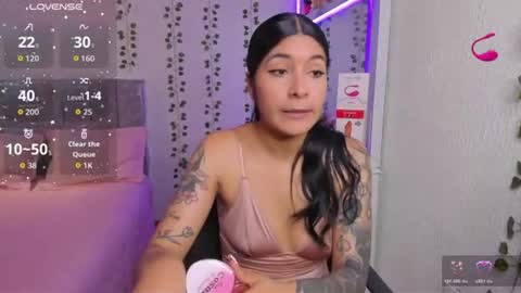 Snapshot of nikibryce_ chatting on 07.26.26 Niki online show from 07.26.26