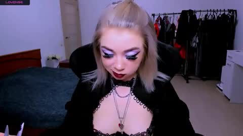 nikigoddesss online show from 04.06.26
