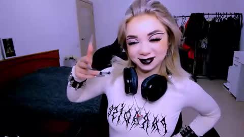 nikigoddesss online show from 04.07.26