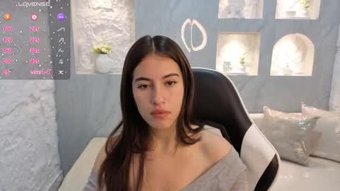 Snapshot of nikka_tx chatting on 11.08.25 Online 2200 to 600 online show from 11.08.25