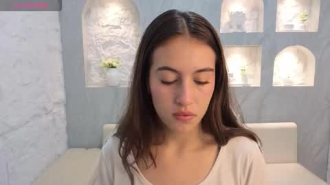 Snapshot of nikka_tx chatting on 11.15.25 Online 2200 to 600 online show from 11.15.25