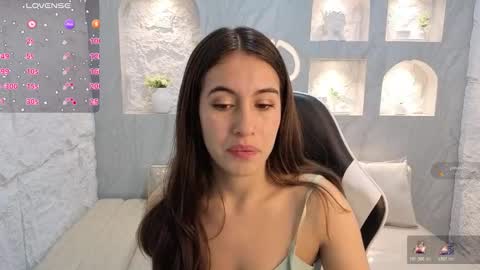 Snapshot of nikka_tx chatting on 11.20.25 Online 2200 to 600 online show from 11.20.25