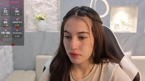 Snapshot of nikka_tx chatting on 11.23.25 Online 2200 to 600 online show from 11.23.25