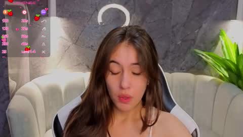 Snapshot of nikka_tx chatting on 11.26.25 Online 2200 to 600 online show from 11.26.25