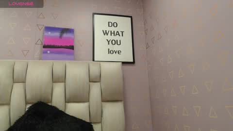 Snapshot of nikki_333 chatting on 12.05.24 Nilly online show from 12.05.24