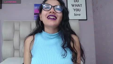 Snapshot of nikki_333 chatting on 12.11.24 Nilly online show from 12.11.24