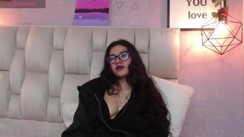 Snapshot of nikki_333 chatting on 12.15.24 Nilly online show from 12.15.24