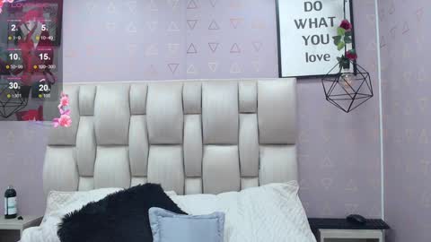 Snapshot of nikki_333 chatting on 12.23.24 Nilly online show from 12.23.24