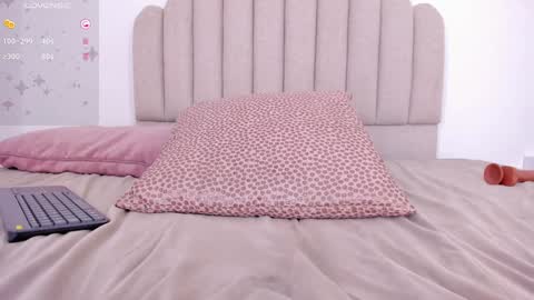 Snapshot of nikki_angel_ chatting on 01.26.25 NIkki Angel online show from 01.26.25