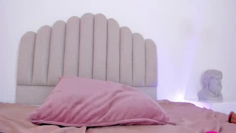 Snapshot of nikki_angel_ chatting on 02.18.25 NIkki Angel online show from 02.18.25